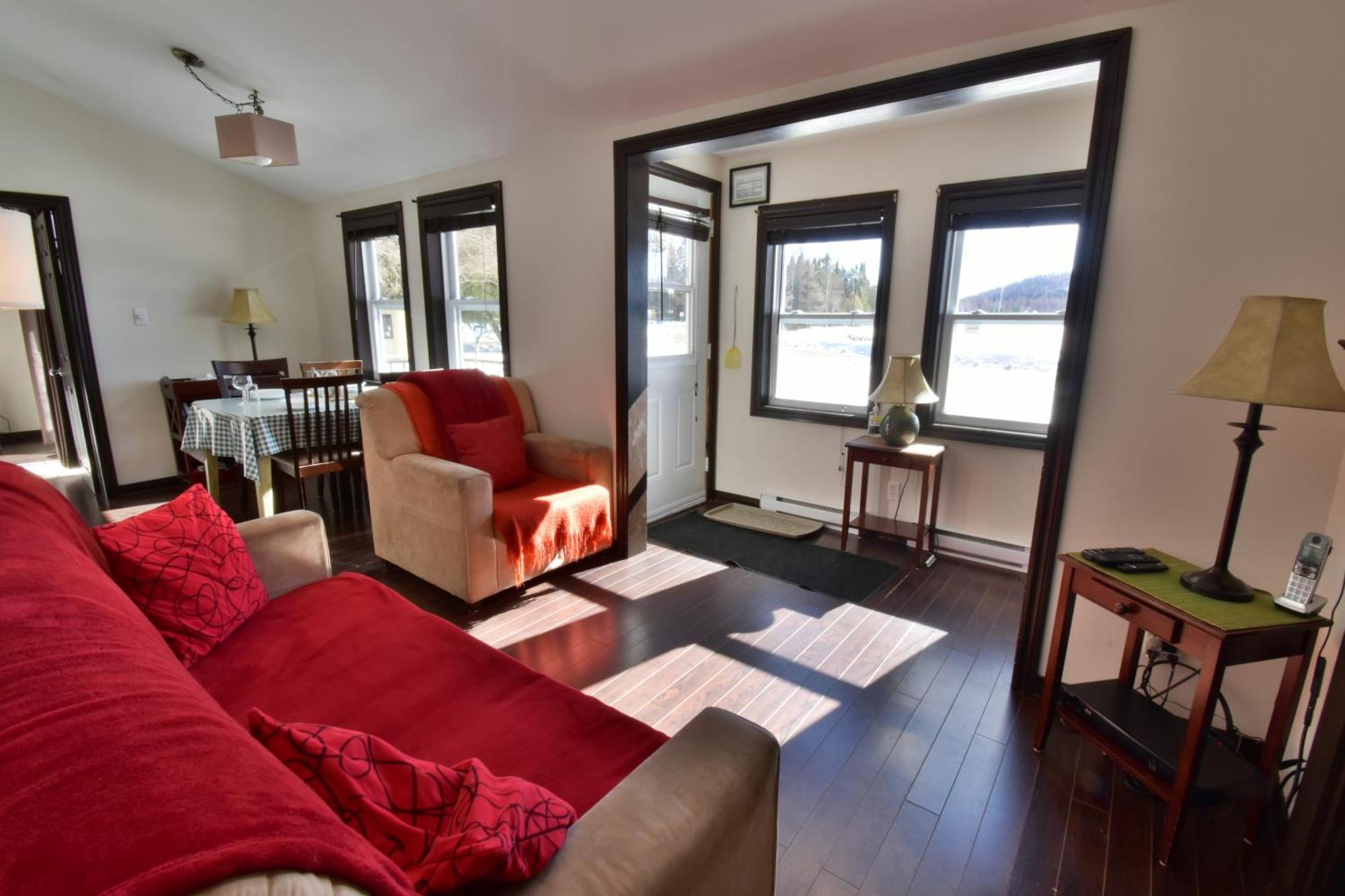 Sainte-Lucie-de-Doncaster Emme Chalets מראה חיצוני תמונה
