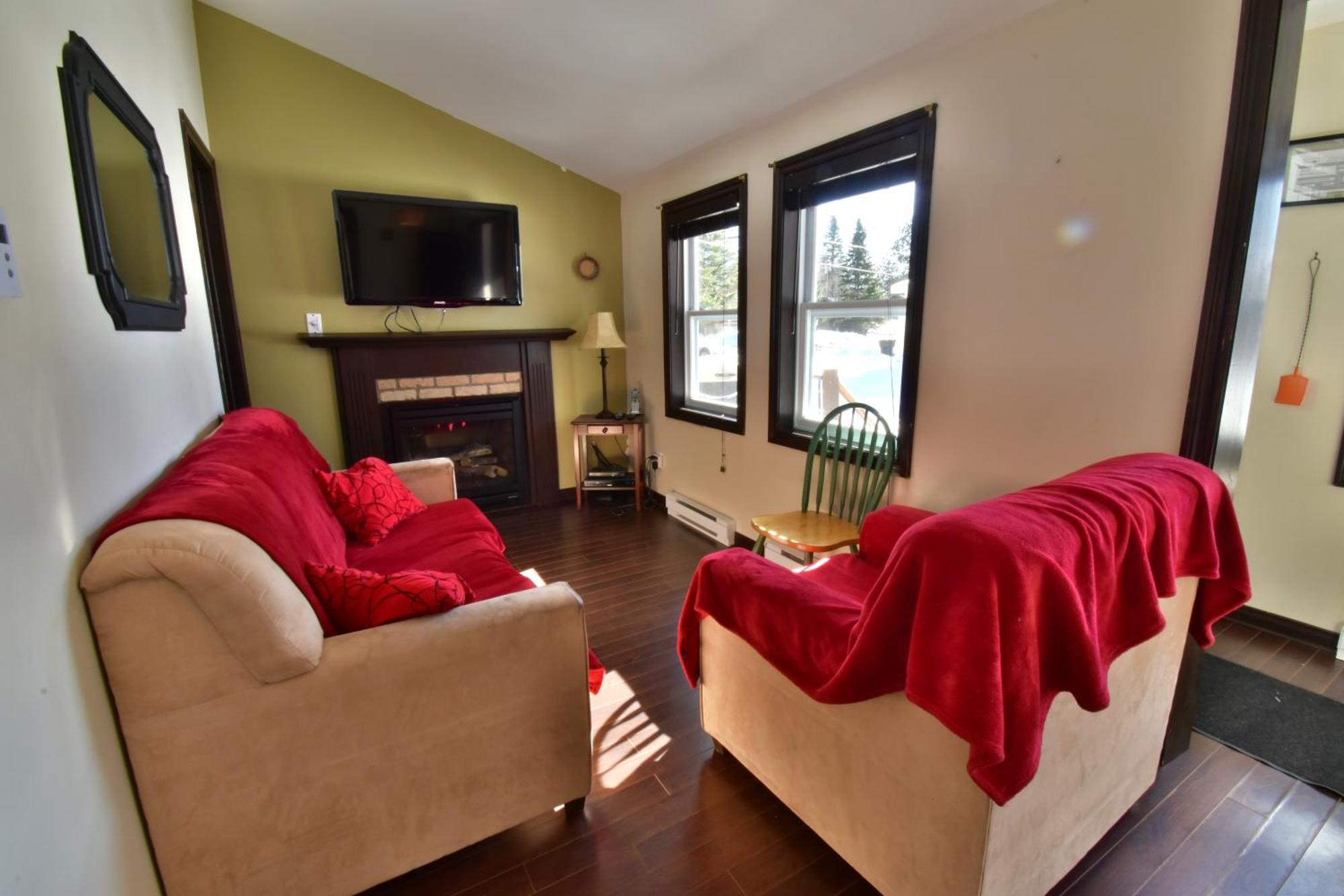 Sainte-Lucie-de-Doncaster Emme Chalets מראה חיצוני תמונה