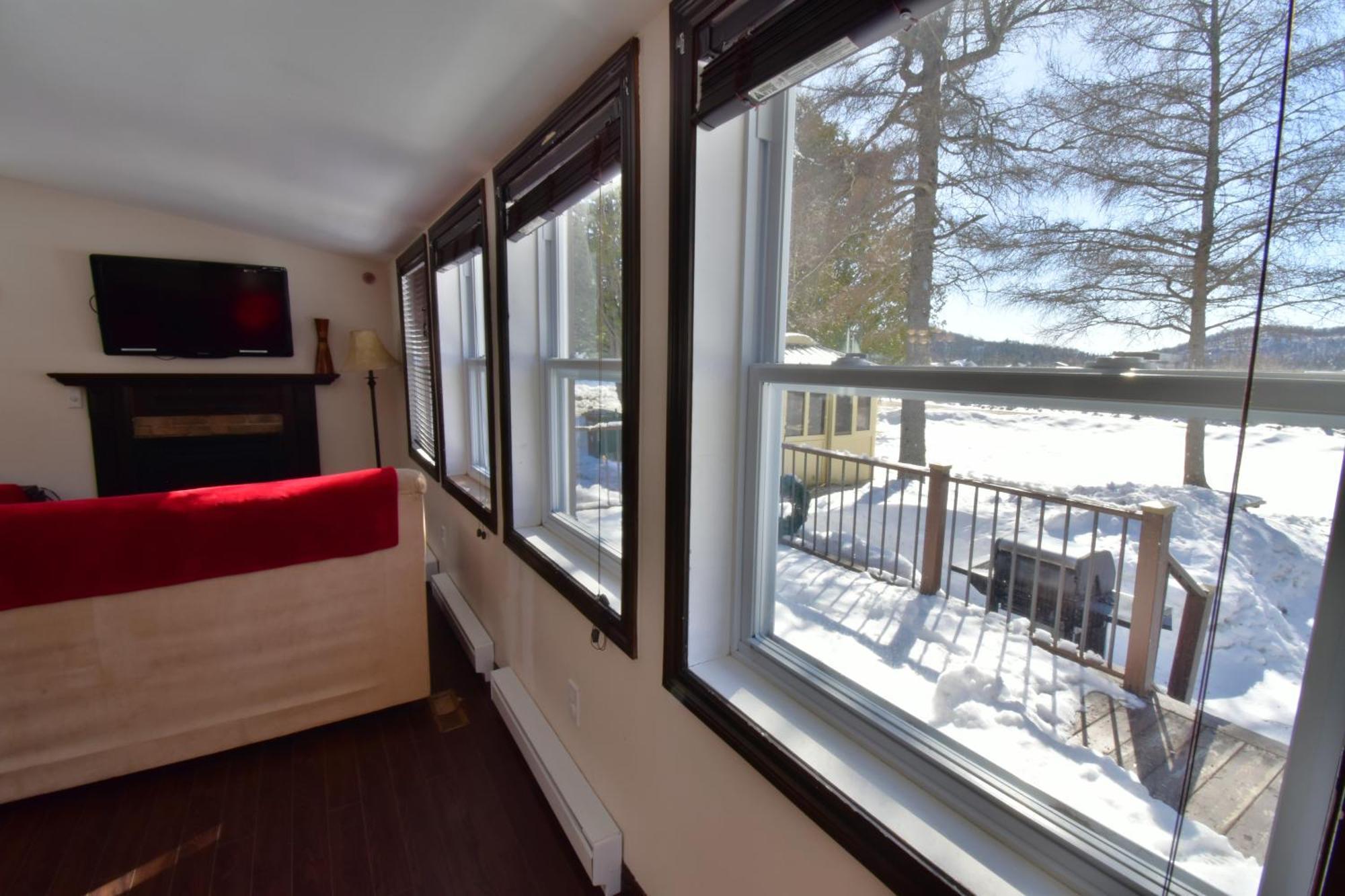 Sainte-Lucie-de-Doncaster Emme Chalets מראה חיצוני תמונה